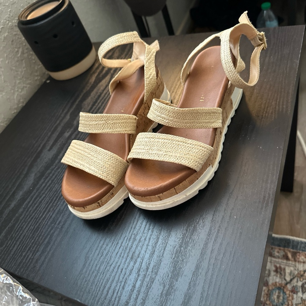 Women's Tan Sandals
